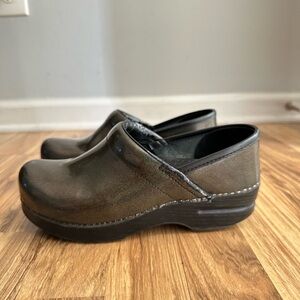 Dansko Clogs Women Professional Dark Green Patent Leather 37 (6.5-7) Nursing MD